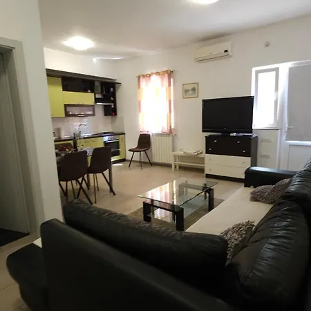 Lucija Apartment