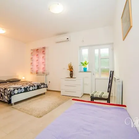 Lucija Apartment Pula