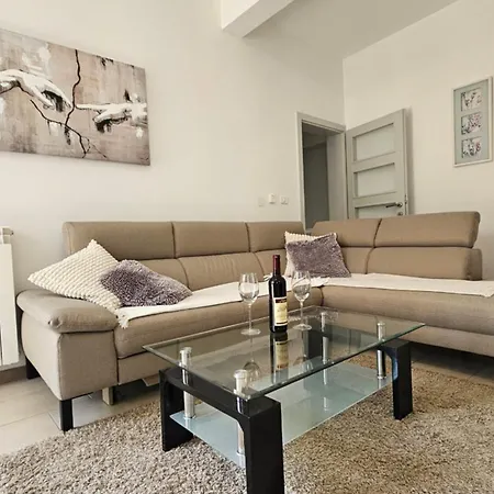 Lucija Apartman