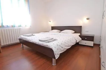 Lucija Apartment *