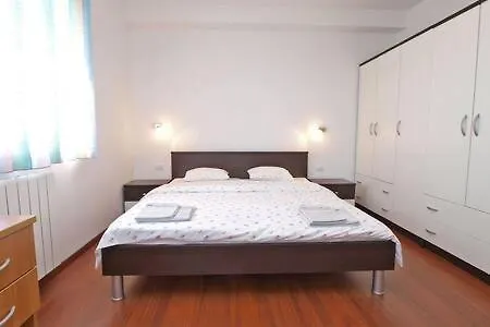 Apartment Lucija *