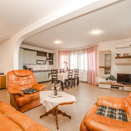 Lucija Apartment