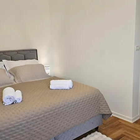 Lucija Apartament *
