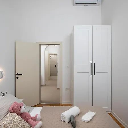 Apartament Lucija *
